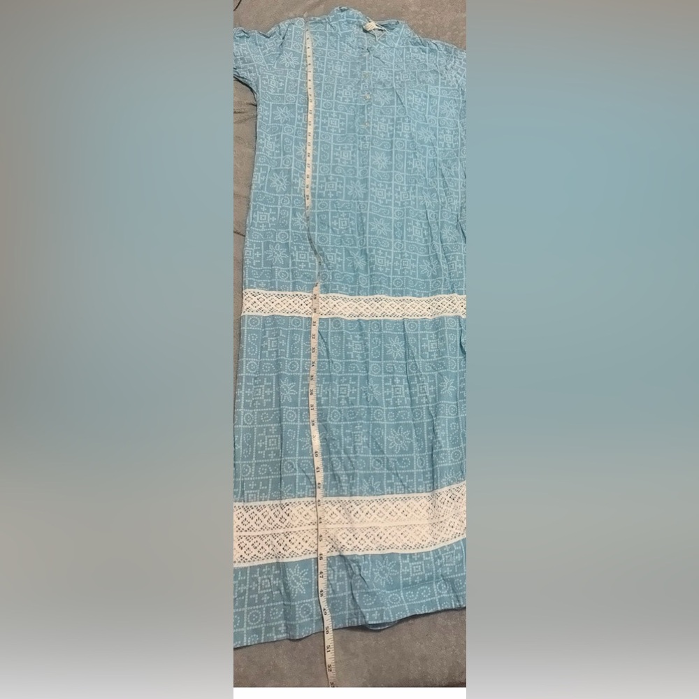 Elegant Blue and White Long Sleeve Dress - Picture 11 of 12